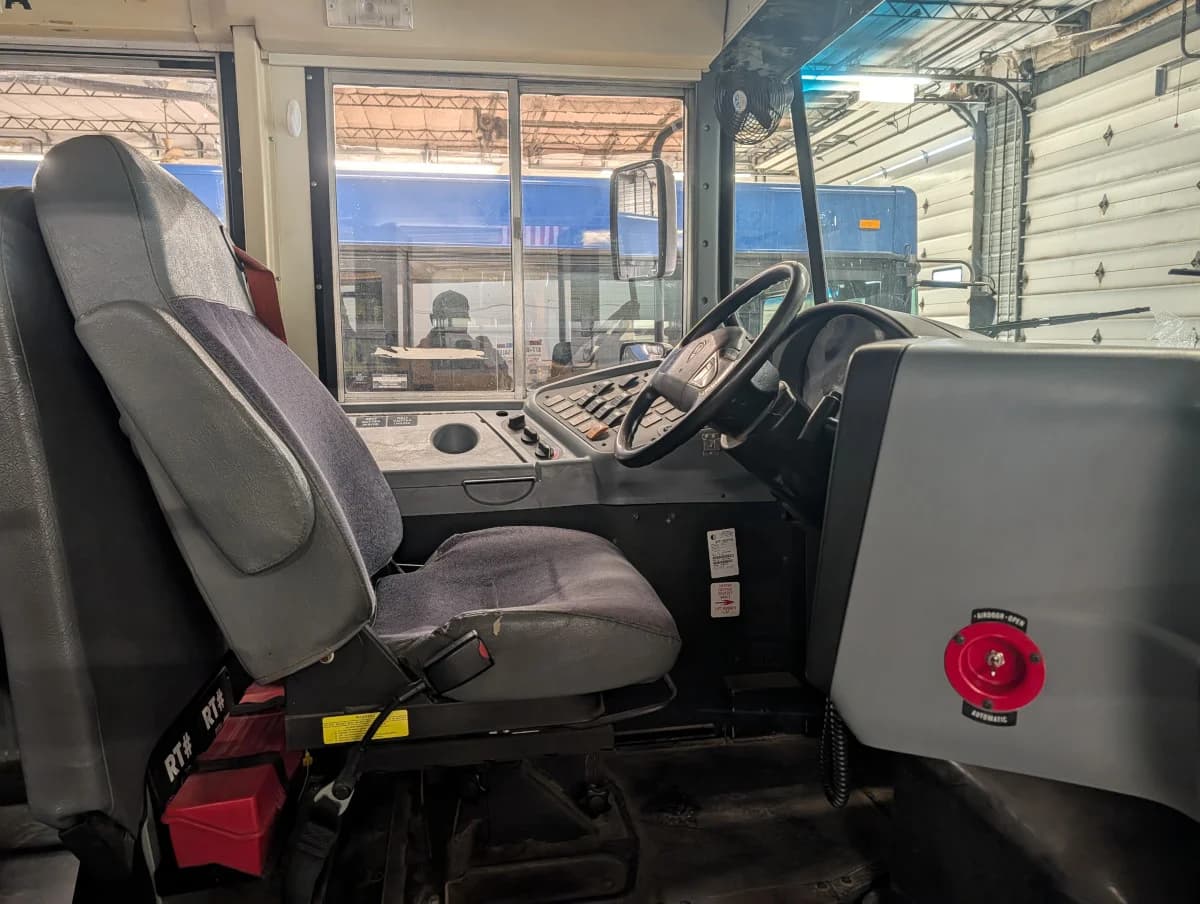 2016 International CE 72P - Image 6