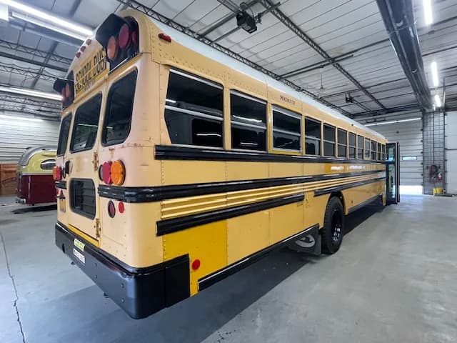 2012 Blue Bird Vision 72P - Image 21