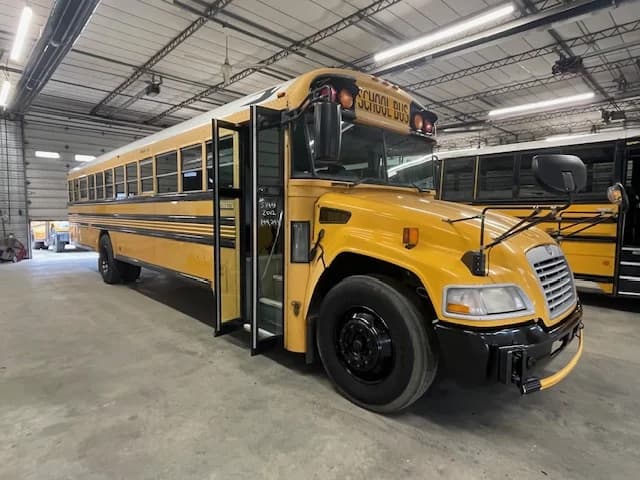 2012 Blue Bird Vision 72P - Image 2