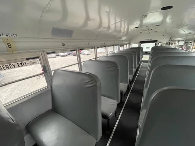 2012 Blue Bird Vision 72P - Image 7