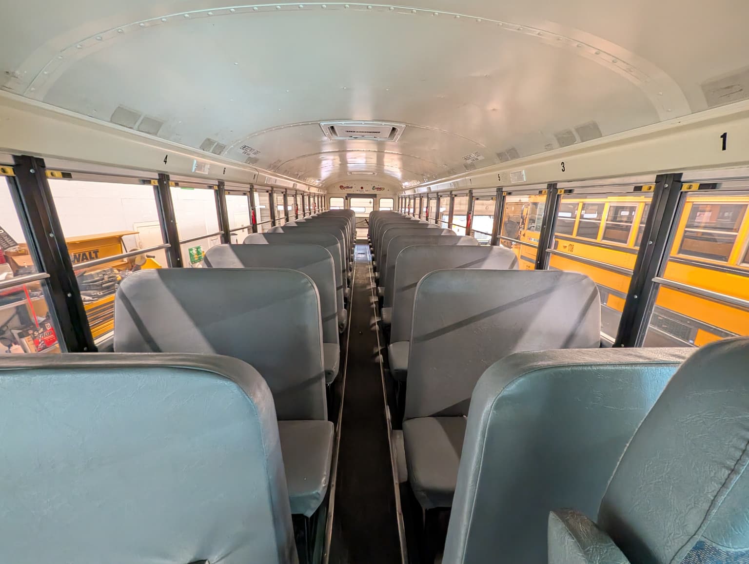 2018 International CE 77P - Image 7