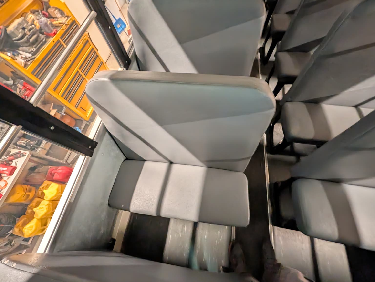 2018 International CE 77P - Image 9