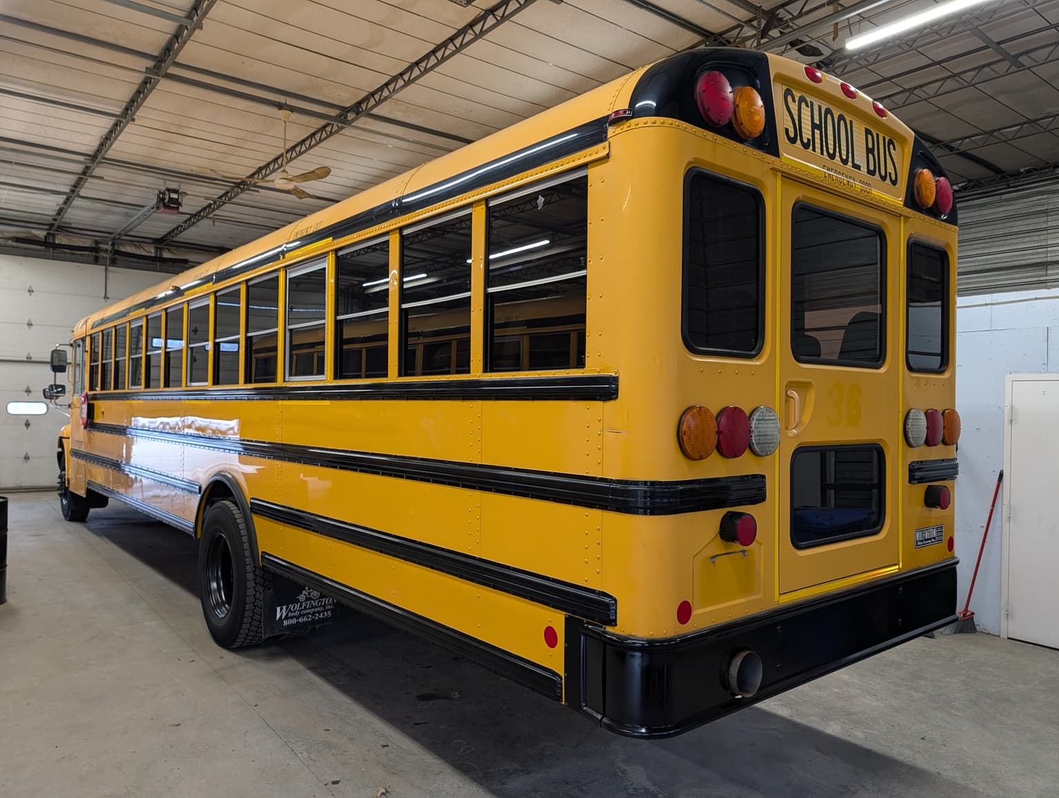 2018 International CE 77P - Image 4