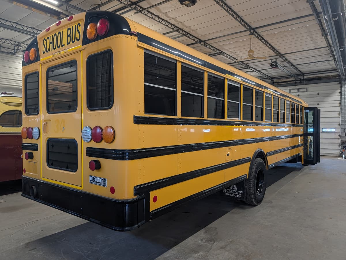 2018 International CE 77P - Image 15