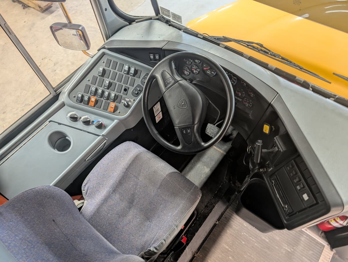 2018 International CE 77P - Image 6