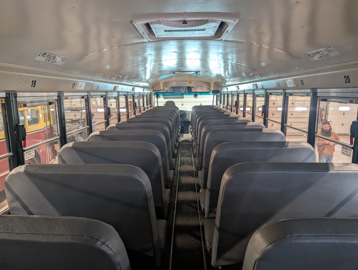 2018 International CE 77P - Image 8