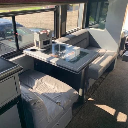 2003 MCI Entertainer Bus - Image 20