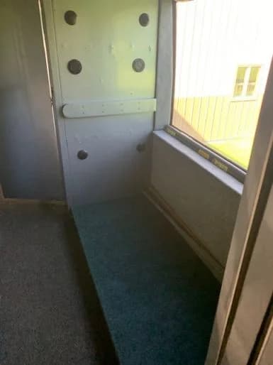 2003 MCI Entertainer Bus - Image 25