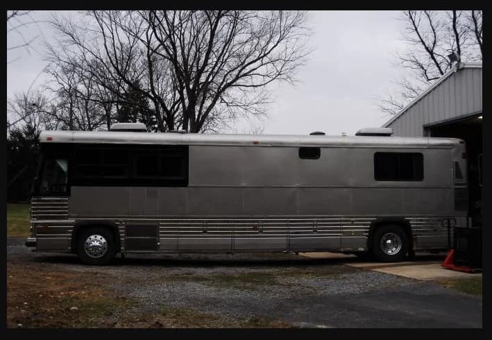 1984 MCI 96A2 Motorhome Conversion - Image 12