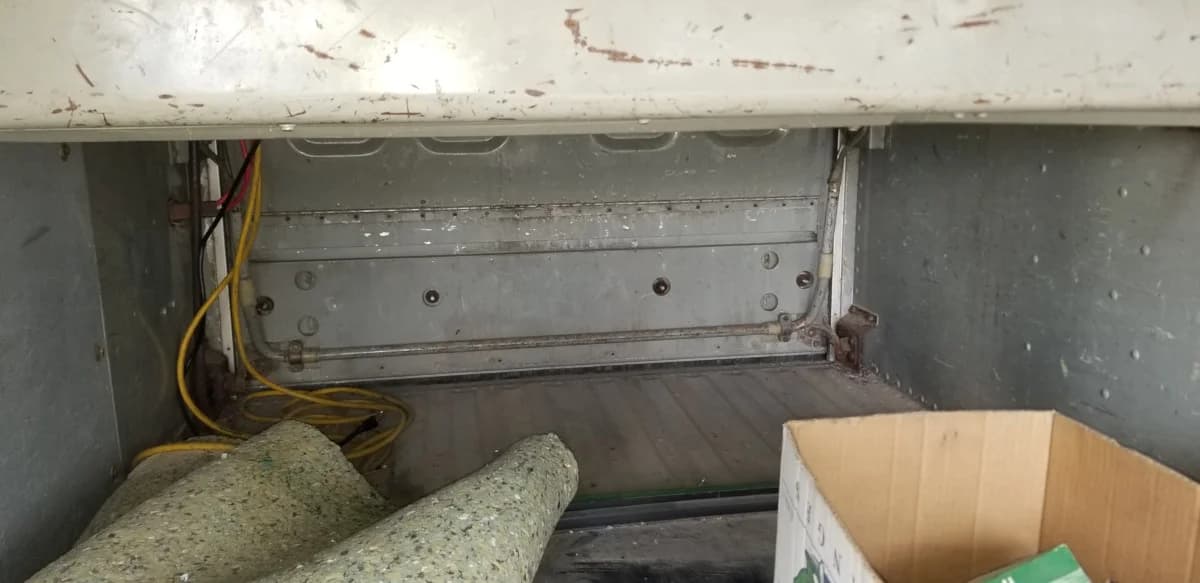 1983 MCI MC9 Motorhome Conversion - Image 19