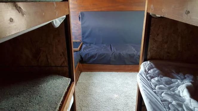 1983 MCI MC9 Motorhome Conversion - Image 9