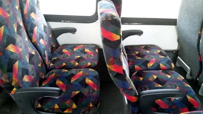 2001 Neoplan 2800 Wheelchair Lift Equipped - Image 2