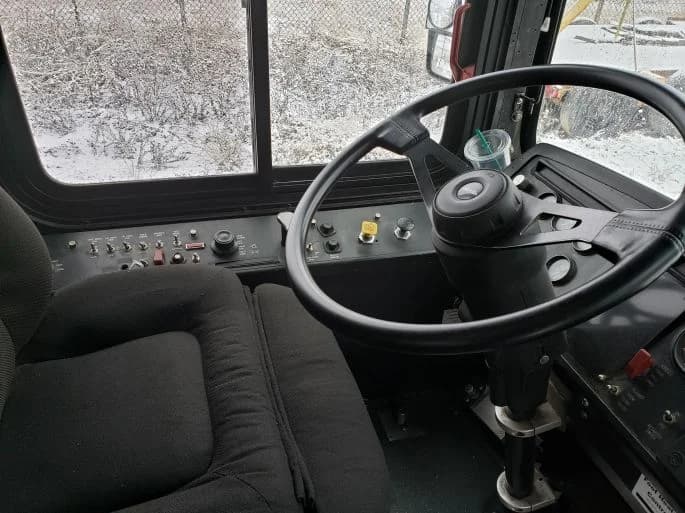 1997 New Flyer Transit Bus - Image 4