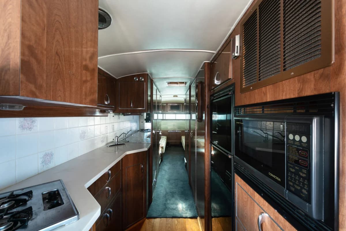 1969 MCI Challenger Custom Coach Conversion - Image 10