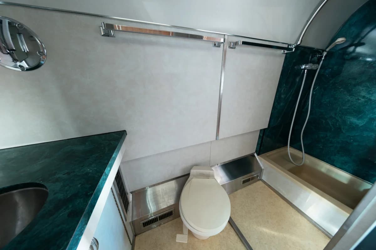 1969 MCI Challenger Custom Coach Conversion - Image 12