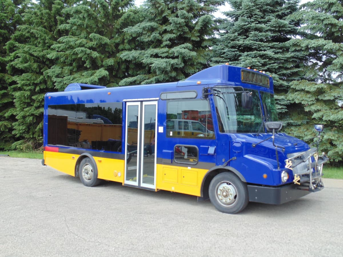 2009 Workhorse Startrans  - Image 1