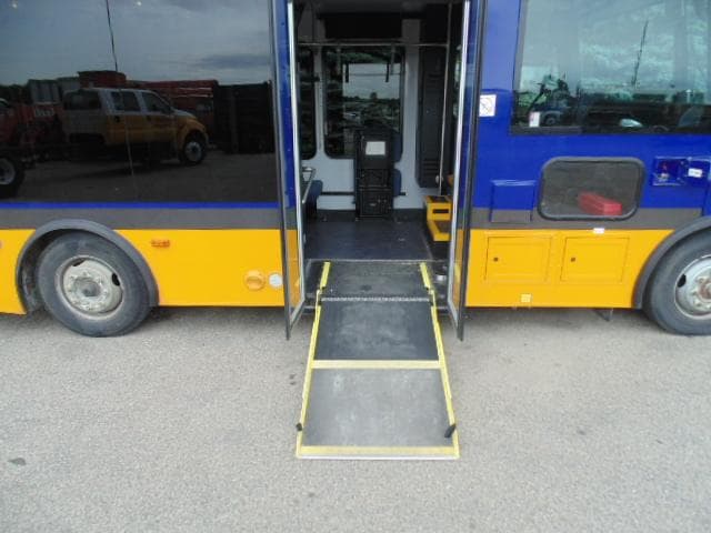 2009 Workhorse Startrans  - Image 4