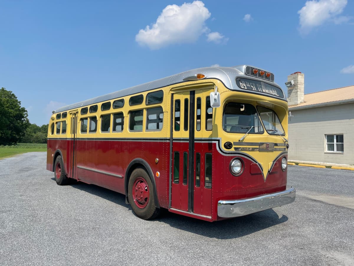 1950 GM TDH3612 (Rental Only) - Image 1