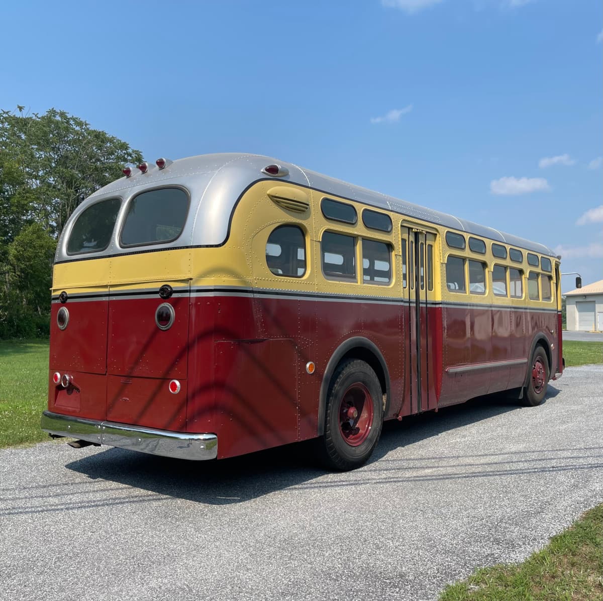 1950 GM TDH3612 (Rental Only) - Image 3