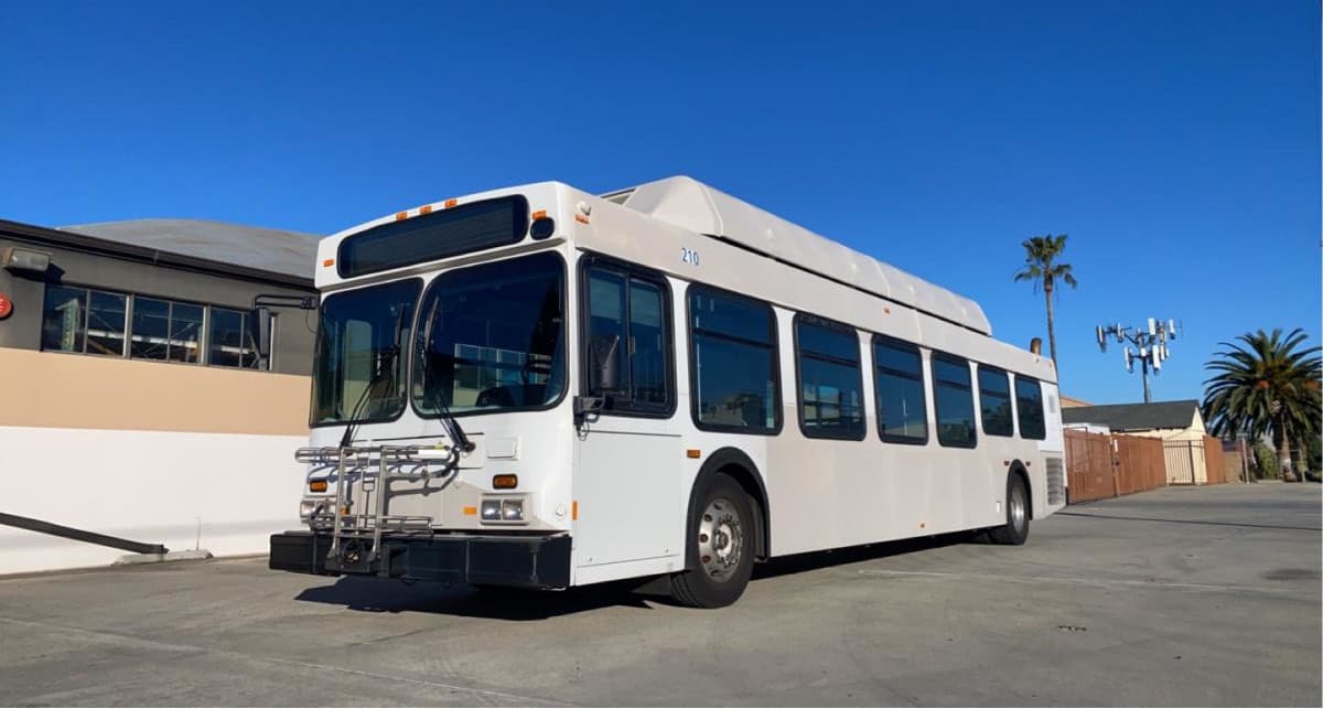 2009 New Flyer C40LF bus