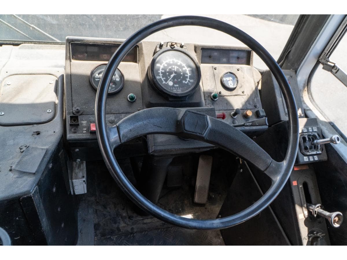 1983 Leyland Olympian Double Decker Bus - Image 25