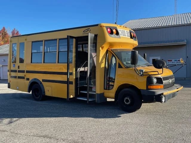2009 Chevrolet 3500 Girardin Mini School Bus - Image 2