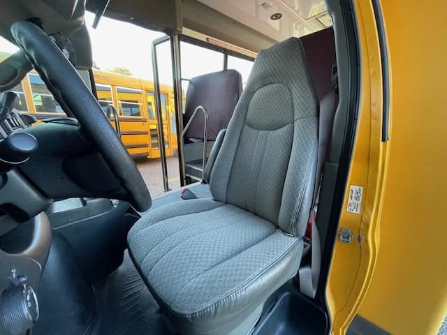 2009 Chevrolet 3500 Girardin Mini School Bus - Image 4