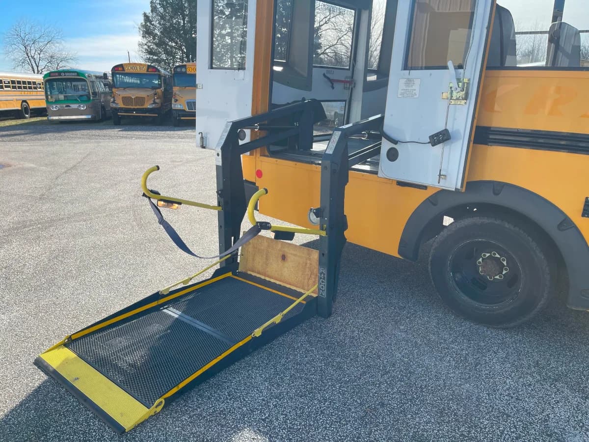 2009 Chevrolet 3500 Girardin Mini School Bus - Image 7
