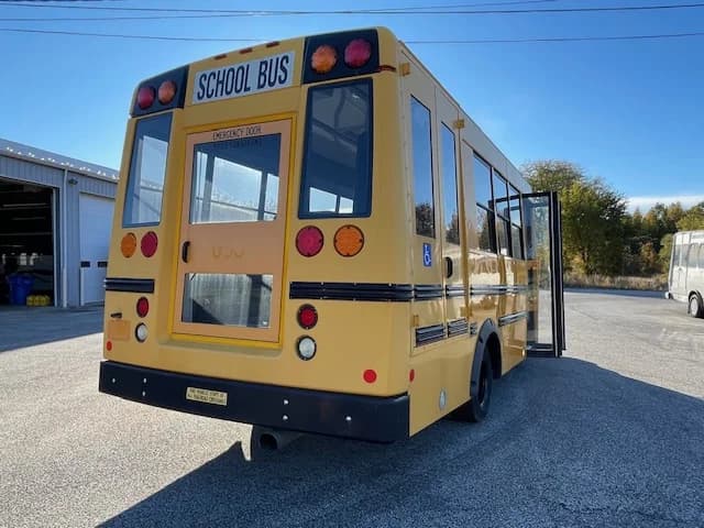 2009 Chevrolet 3500 Girardin Mini School Bus - Image 11