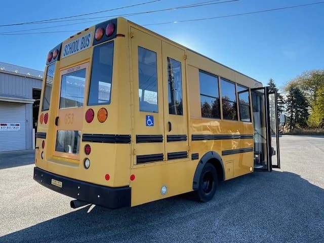 2009 Chevrolet 3500 Girardin Mini School Bus - Image 9