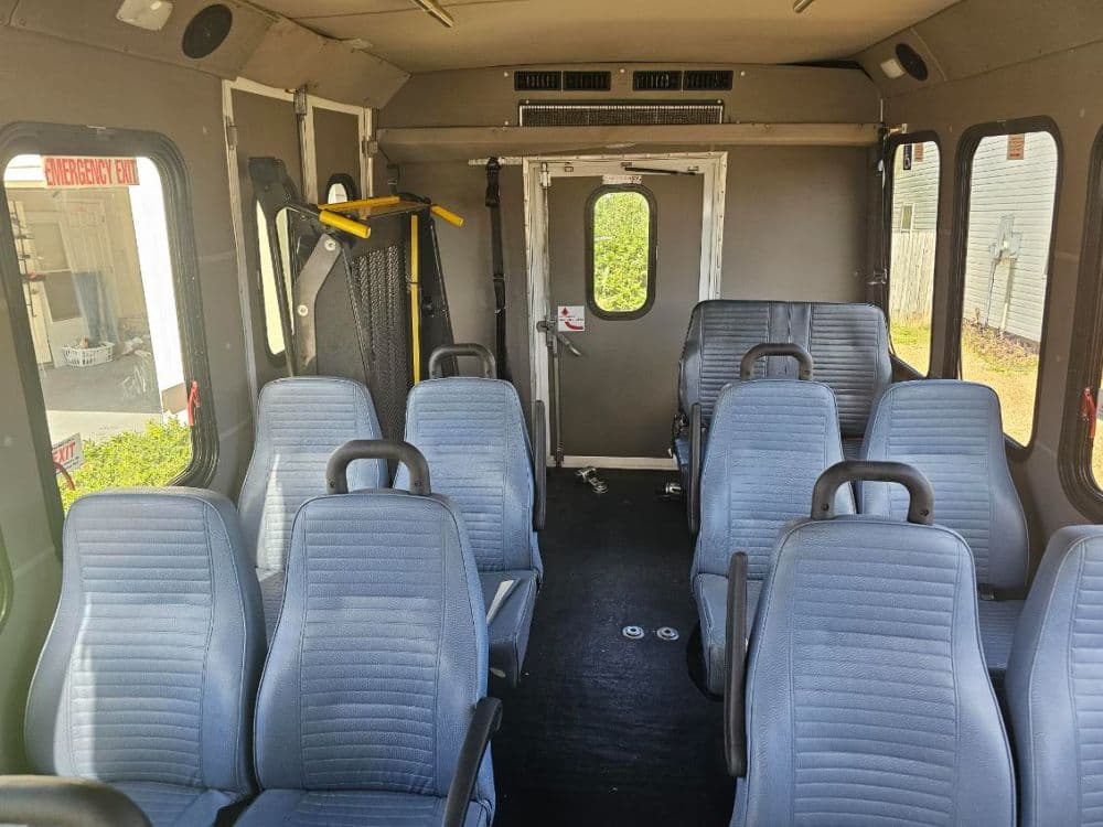 2018 Ford  E-350 - Image 7