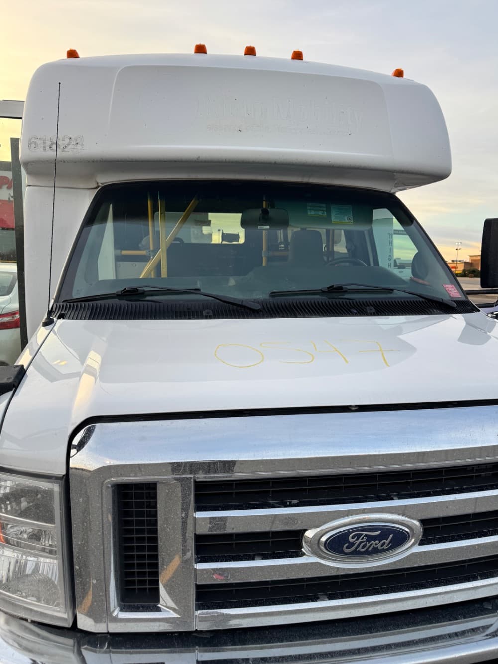2019 Ford E-450 - Image 3