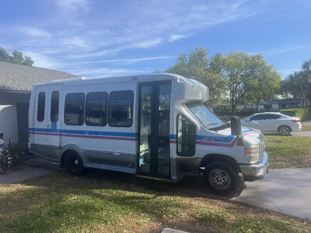 2017 Ford E-450 Super Duty bus 2017 Ford E-450 Super Duty bus