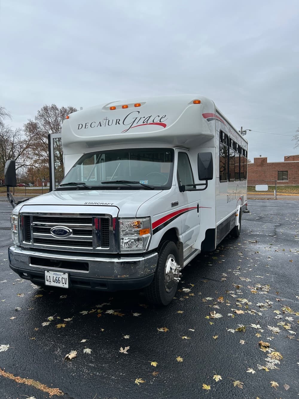 2011 Ford E-450 bus 2011 Ford E-450 bus