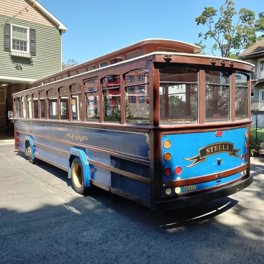 1998 Freightliner Cable Car Classics Golden Gate Trolley - Thumbnail 1 1998 Freightliner Cable Car Classics Golden Gate Trolley - Thumbnail 1