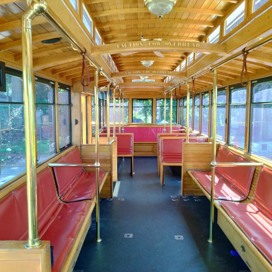 1998 Freightliner Cable Car Classics Golden Gate Trolley - Thumbnail 4 1998 Freightliner Cable Car Classics Golden Gate Trolley - Thumbnail 4