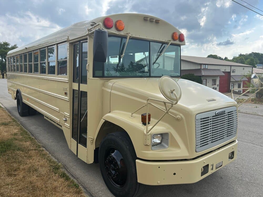 2006 Thomas Freightliner School Bus - Thumbnail 2 2006 Thomas Freightliner School Bus - Thumbnail 2