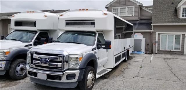 2013 Ford F550 Mini Bus - Thumbnail 1 2013 Ford F550 Mini Bus - Thumbnail 1