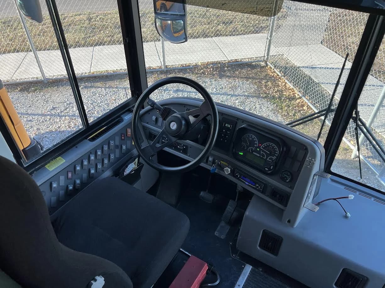 2014 Thomas HDX Saf-T-Liner School Bus - Thumbnail 7 2014 Thomas HDX Saf-T-Liner School Bus - Thumbnail 7