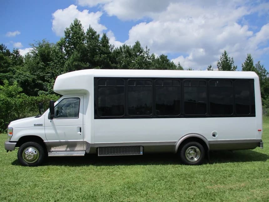 2014 Ford E350 Aerotech Eldorado Shuttle Bus - Thumbnail 2 2014 Ford E350 Aerotech Eldorado Shuttle Bus - Thumbnail 2