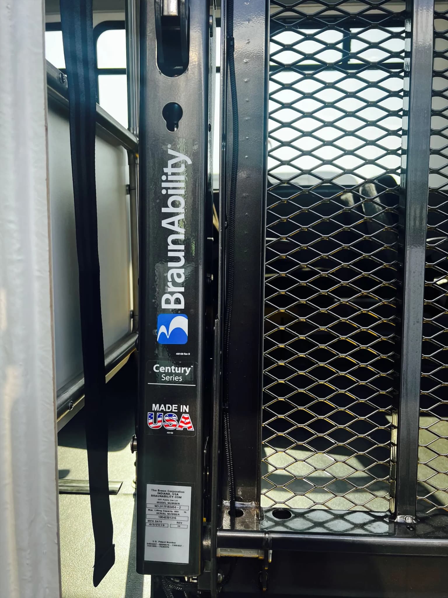 2019 Ford E-350 El Dorado Shuttle Bus - Thumbnail 8 2019 Ford E-350 El Dorado Shuttle Bus - Thumbnail 8