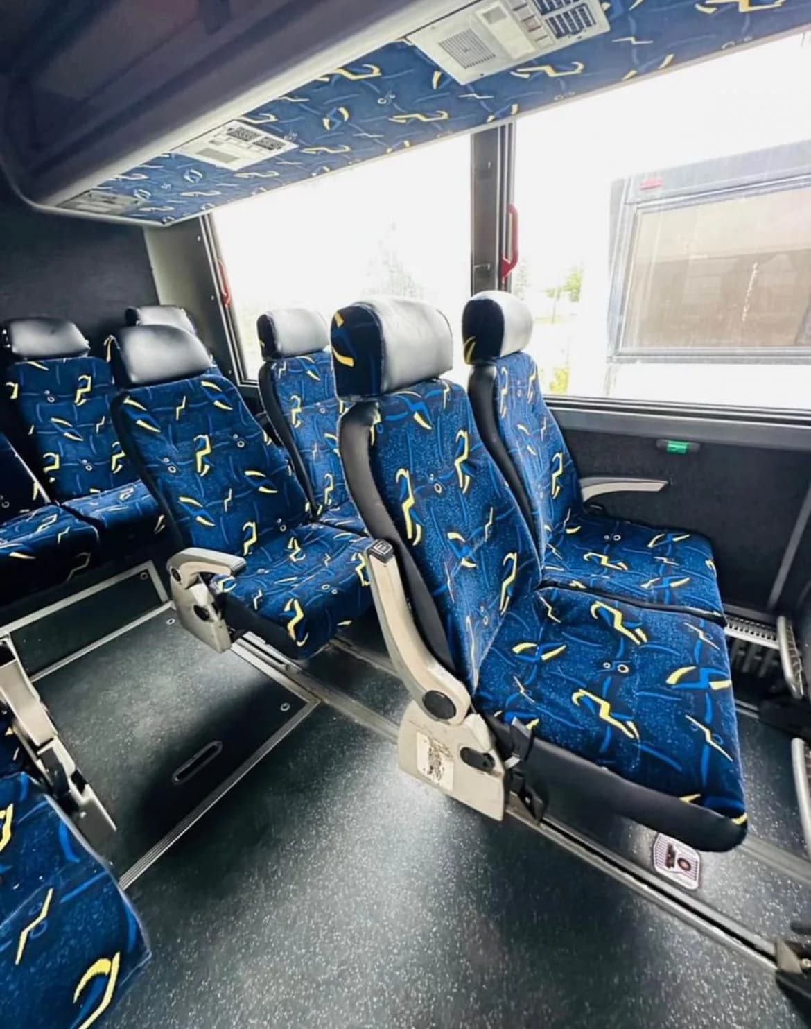 2004 Van Hool C2045 Coach Bus - Thumbnail 7 2004 Van Hool C2045 Coach Bus - Thumbnail 7