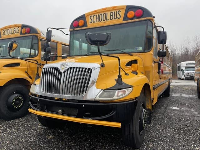 2013 International CE School Bus - Thumbnail 2 2013 International CE School Bus - Thumbnail 2