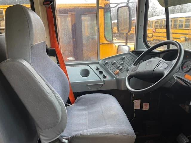 2013 International CE School Bus - Thumbnail 3 2013 International CE School Bus - Thumbnail 3