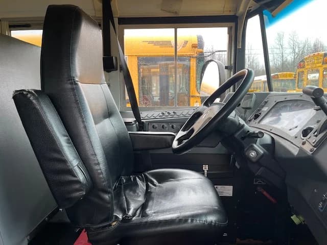 2011 Blue Bird Vision School Bus - Thumbnail 4 2011 Blue Bird Vision School Bus - Thumbnail 4