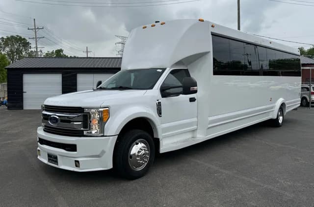 2017 Ford F550 XLT Limo Bus - Thumbnail 1 2017 Ford F550 XLT Limo Bus - Thumbnail 1