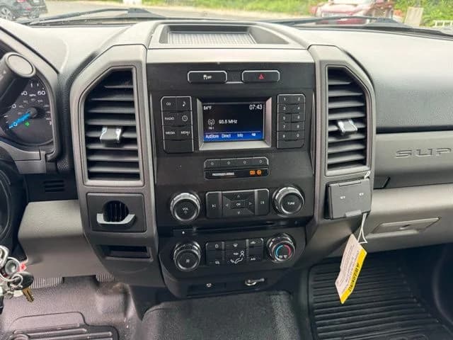 2017 Ford F550 XLT Limo Bus - Thumbnail 11 2017 Ford F550 XLT Limo Bus - Thumbnail 11