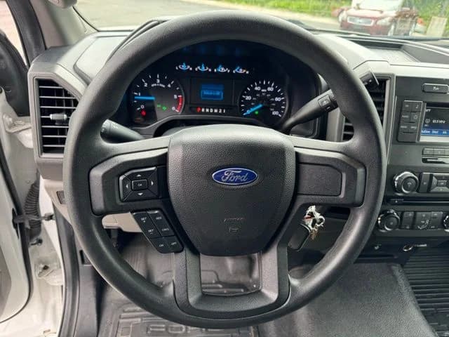 2017 Ford F550 XLT Limo Bus - Thumbnail 9 2017 Ford F550 XLT Limo Bus - Thumbnail 9