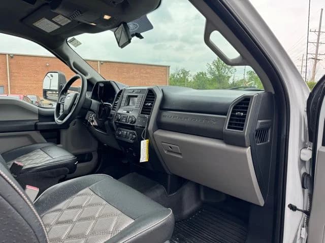 2017 Ford F550 XLT Limo Bus - Thumbnail 12 2017 Ford F550 XLT Limo Bus - Thumbnail 12