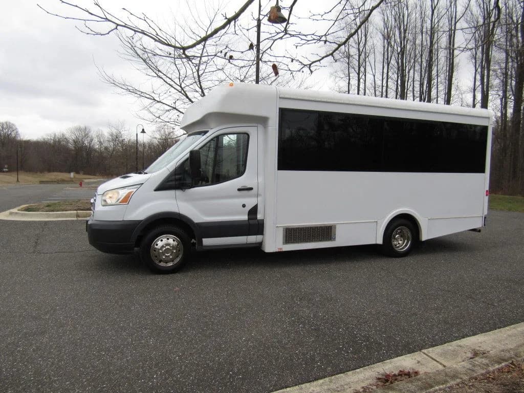 2017 Ford Transit T350 Glaval Commute - Thumbnail 1 2017 Ford Transit T350 Glaval Commute - Thumbnail 1